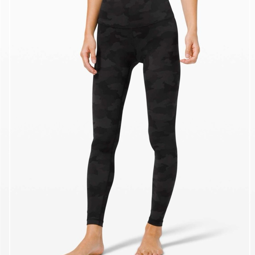 Lululemon Wunder under Train 28” Black Camo Leggings